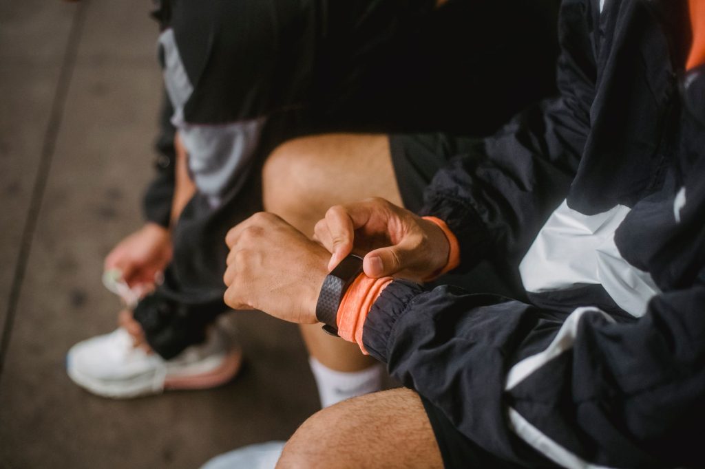 Montre trail pas chère vs premium : que gagne-t-on vraiment en 2026 ?