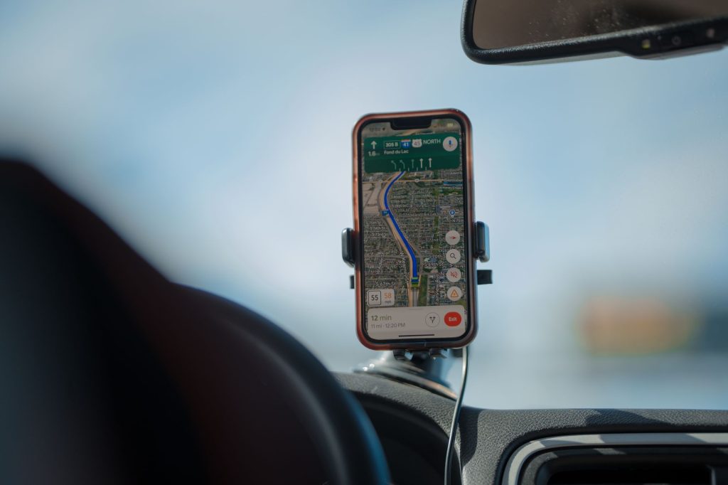 Montre GPS ou smartphone pour le trail : que choisir ?
