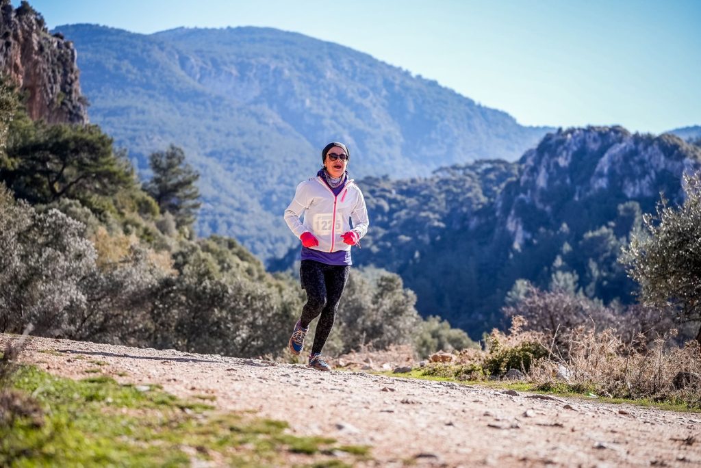 Débuter le trail running : quel équipement acheter en premier